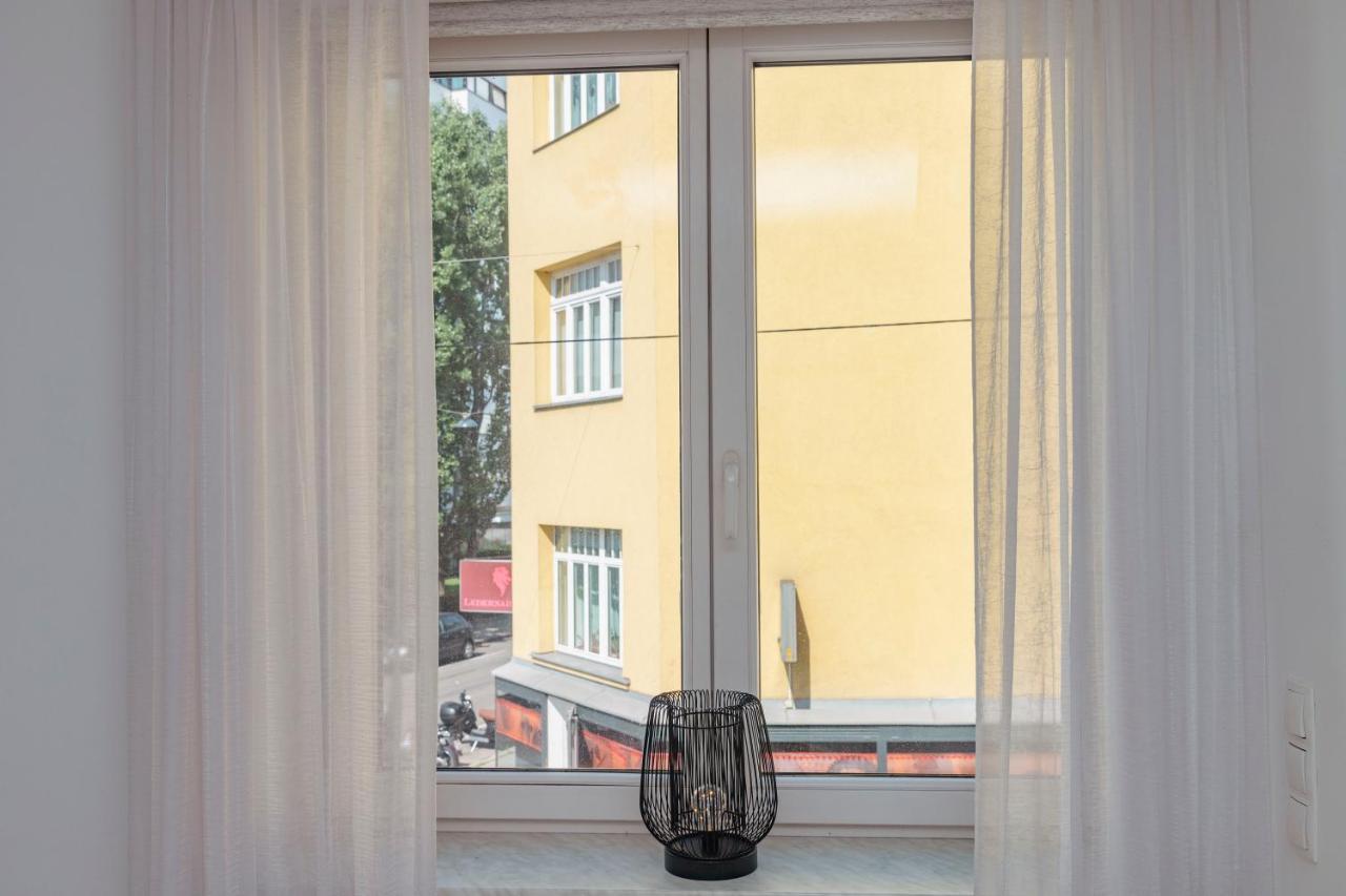 Appartement Beautiful 2-bedroom Near Schoenbrunn Wenen